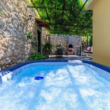 Case de vacanță In 53376 Bribir (Primorje-Gorski Kotar)