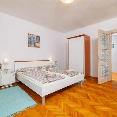 In 53376 *