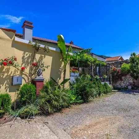 In 53376 Case de vacanță Bribir (Primorje-Gorski Kotar)