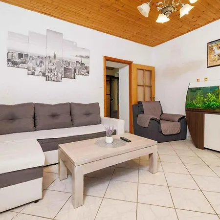 In 53376 Сasa de vacaciones Bribir (Primorje-Gorski Kotar)
