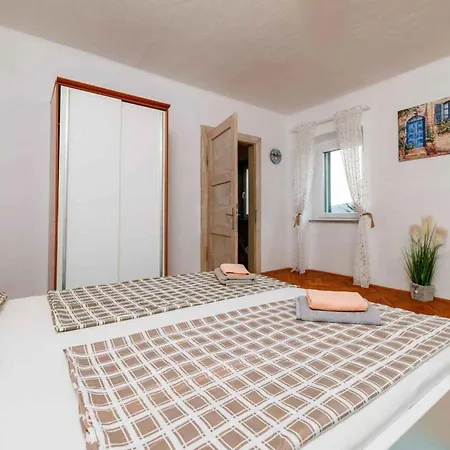 In 53376 * Bribir (Primorje-Gorski Kotar)